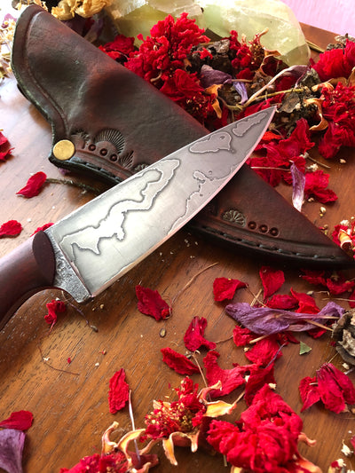 Wanderlust Damascus: Hand Forged 7 Layer Journey Blade